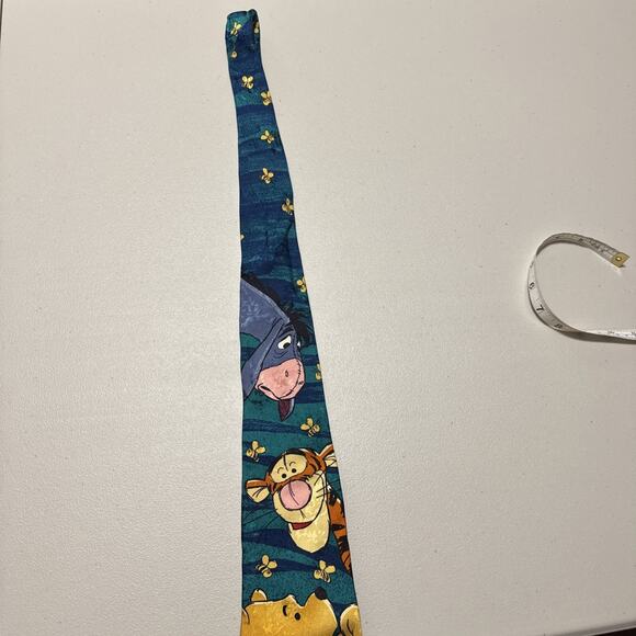 The Disney Store Winnie The Pooh Tigger Eeyore Silk Tie Made in Italy Mens Gift - Picture 9 of 11